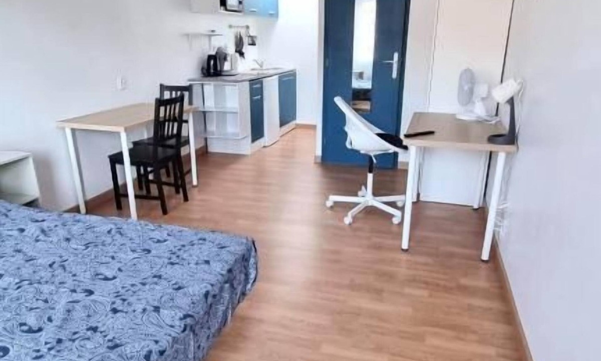 Avesnes-sur-Helpe Apartment | Studio for 2 people on the ground floor with terrace and parking space
