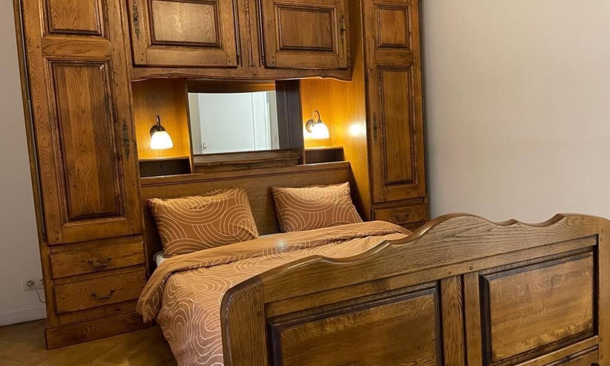 Etampes Condo | Superb apartment in downtown residence