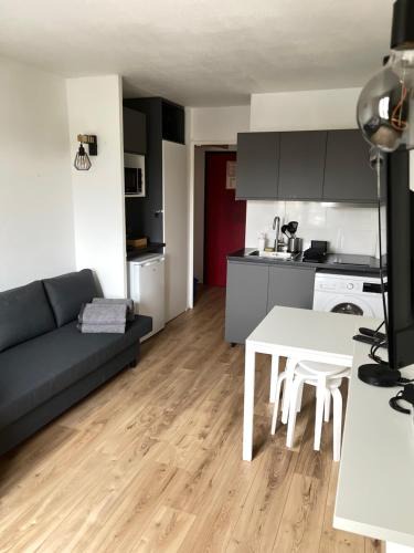 Bussy-Saint-Georges Apartment | T2D Apartment - Suite BLG proche Disneyland Paris