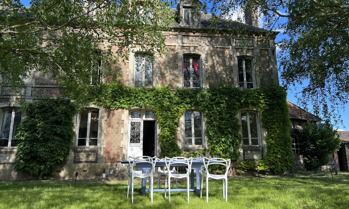 Bezancourt House | The country house gazebo
