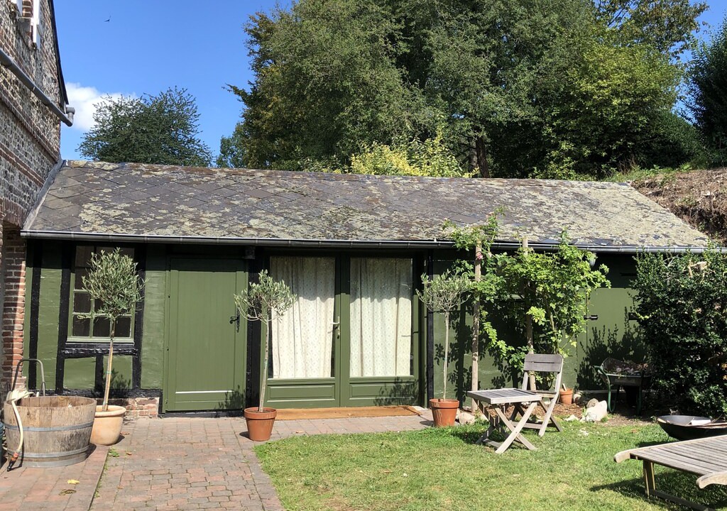Ouville-la-Riviere House | The little cottage: between land and sea
