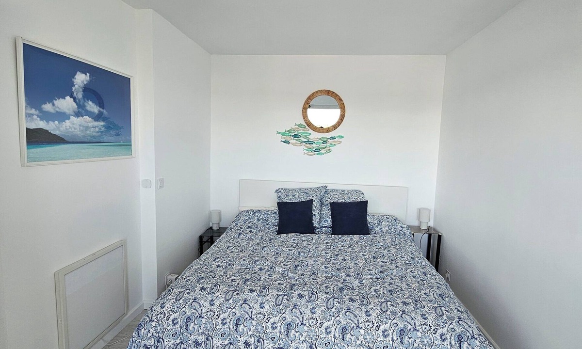 Velizy-Villacoublay Apartment | The suspended break between Versailles and Paris