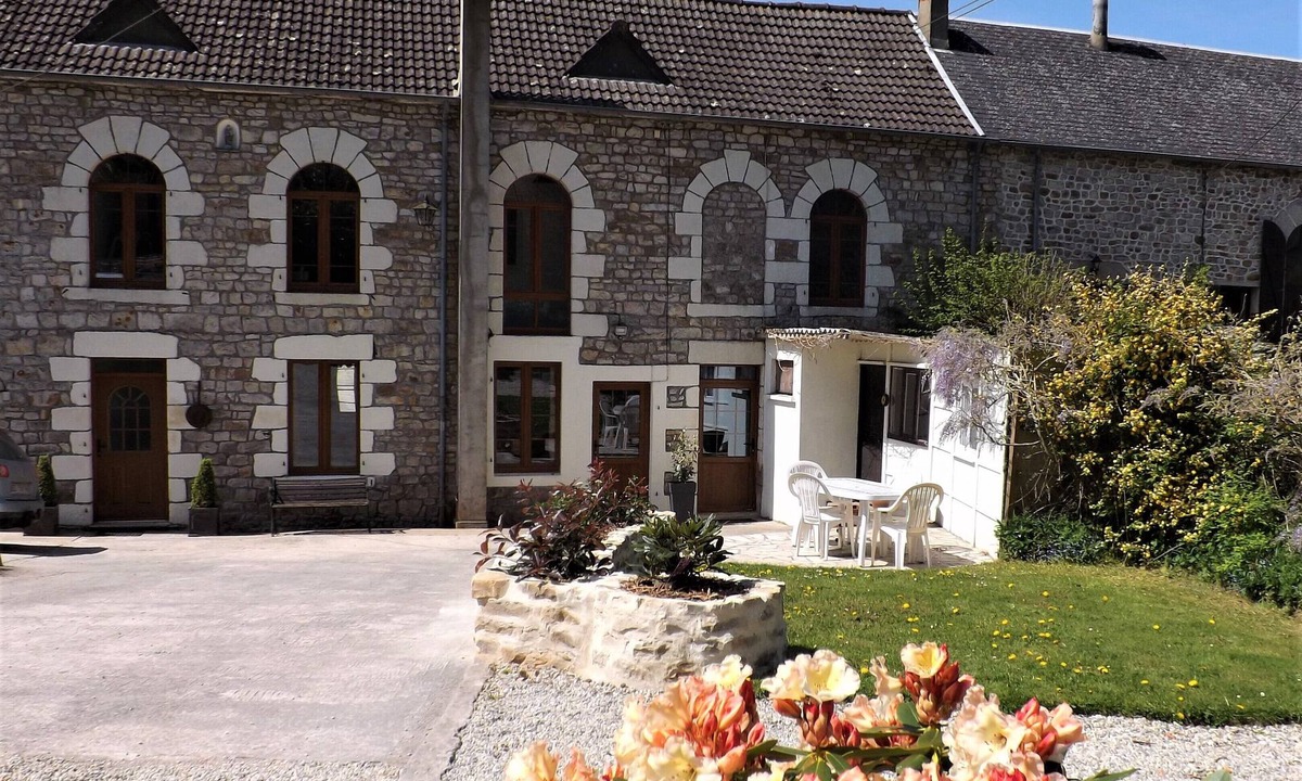Pre-en-Pail Apartment | Tranquil Watermill set in peaceful hamlet, super close to hiking/cycling trails