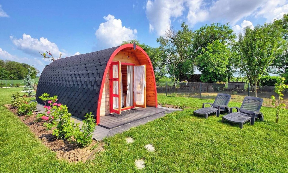 Les Hayes Bed & Breakfast | Unusual accommodation near troglodyte towns and the châteaux of the Loire Valley
