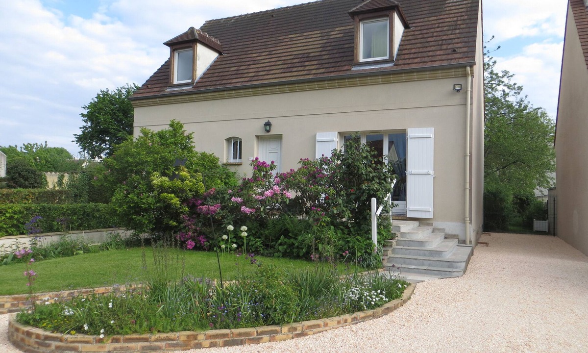 Courdimanche Cabin | Very quiet country village pavilion, 5 minutes from the RER A, 40 minutes from PARIs