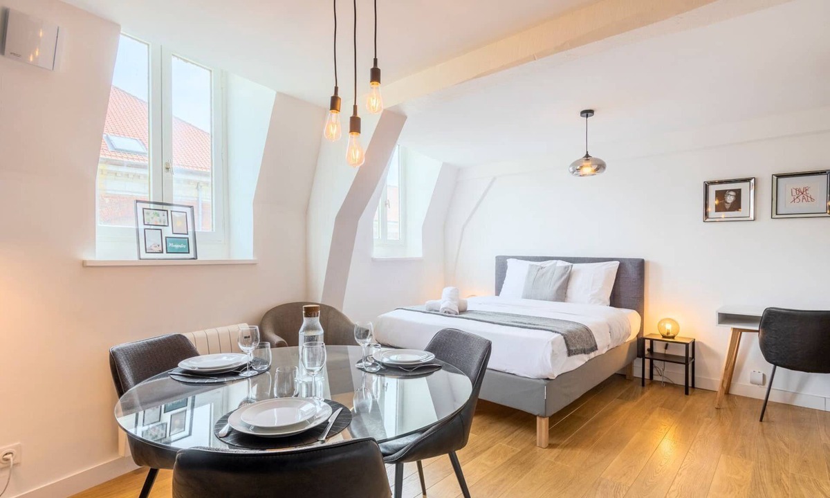 Old Lille Apartment | Vieux Lille - Beautiful neat and bright apartment