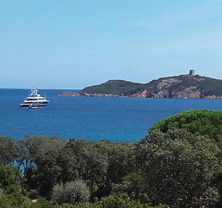 Pinarellu Villa | Villa à Pinarello-2mn à pied de la plage-vue mer