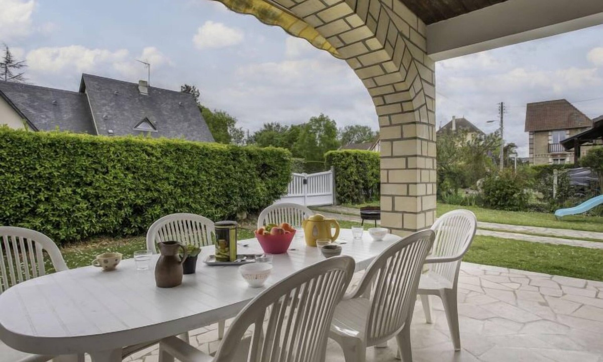 Merville-Franceville-Plage House | Villa Hélios by Interhome