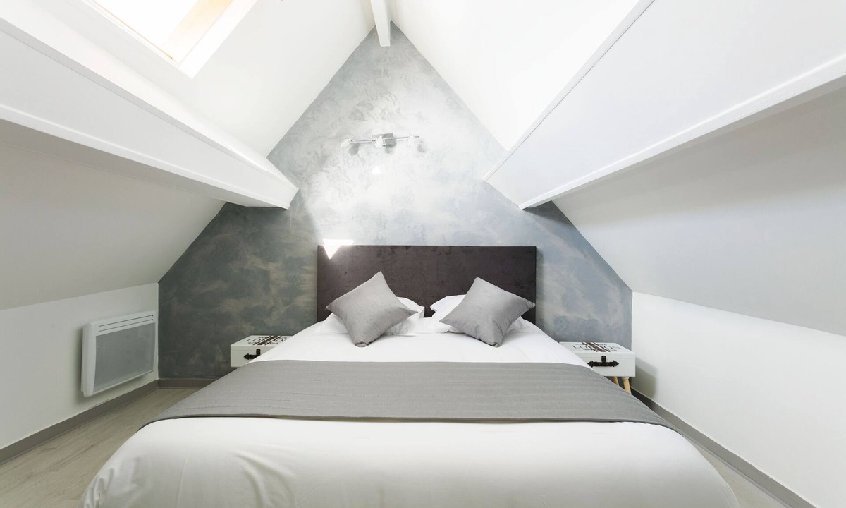 Roissy-en-France Apartment | Voyage-Apartment-Luxury-Private Bathroom-City view