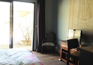 23M2 GÎTES with terrace, pool and sauna access
