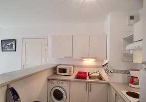 Appartement F2 avec terrasse, clim, parking privé, proche centre-ville et thermes, animaux acceptés - FR-1-451-135