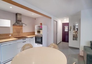 Appartement F2 climatisé avec terrasse, proche thermes et centre-ville, animaux acceptés, à Lamalou - FR-1-451-4