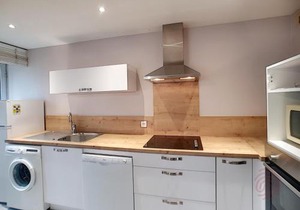 Appartement F2 climatisé avec terrasse, proche thermes et centre-ville, animaux acceptés, à Lamalou - FR-1-451-4