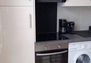 Bright apartment, 400m from the beach.