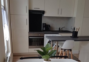 Bright apartment, 400m from the beach.