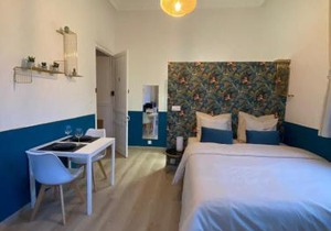 Capstay Roubaix Lille private shower & Netflix
