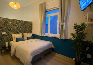Capstay Roubaix Lille private shower & Netflix