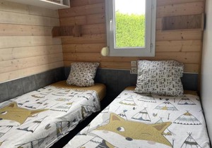 Chalet au bord de l'eau avec terrasse, pêche, baignade surveillée, buvette et activités extérieures - FR-1-489-360
