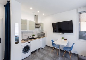 Charming Studio in the Heart of Reims: Your Haven of Peace to Explore!"