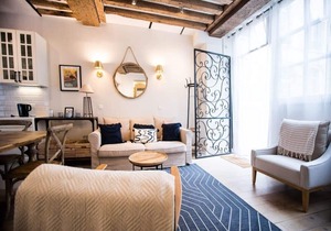 Classy Bourgeois - Chic 2 Bedroom Apt in Le Marais