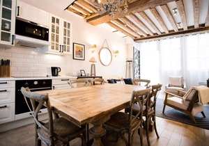 Classy Bourgeois - Chic 2 Bedroom Apt in Le Marais