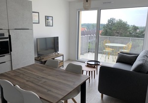 Cozy 1BR Apartment in Central Fort-Mahon-Plage with Private Parking