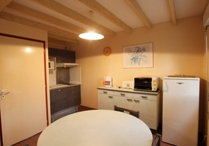 Cozy Beachside Cottage with Terrace, BBQ, and Parking - Pet Friendly!