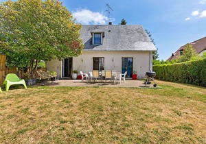 Elegant Holiday Home in Touques with Fenced Garden