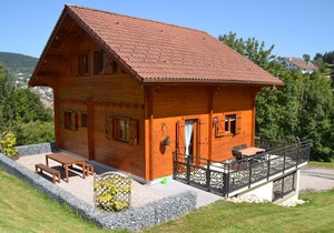 Individual chalet in a quiet area located 400 m from town centre of Gérardmer