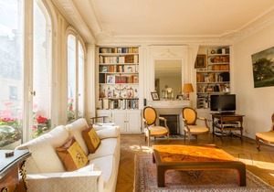 Light by Les Halles, by Veeve