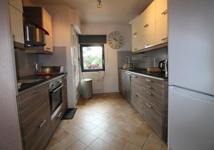Lovely 4 bedroom holiday home with garden near the sea.