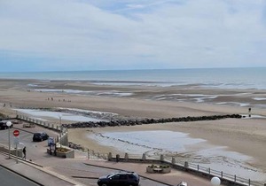 Magnifique Appartement Face Mer avec 2 Balcons, Terrasse et Ascenseur - FR-1-672-4
