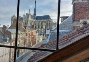 Maison au pied de la cathédrale Amiens centre