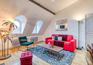Montaigne IV - Two Bedroom Apartment, Sleeps 6
