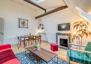Montaigne IV - Two Bedroom Apartment, Sleeps 6