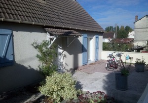 NEMOURS 1H FROM PARIS, HOUSE 3 BEDROOMS, GARDEN - HALT EUROVELO3