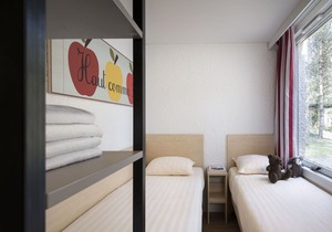 Nice apartment in villa for 4 people with pool, WIFI, hot tub, TV, terrace and parking