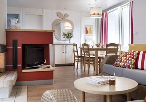 Nice apartment in villa for 4 people with pool, WIFI, hot tub, TV, terrace and parking