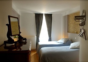 Pretty 18th Century Town House In The Heart Of Historic Beaune Within The City W