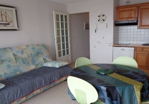 Seafront Apartment with Balcony, Parking & Elevator in Merlimont