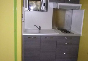 Seaside Cottage: Cozy 2BR, Terrace, BBQ, Near Beach, Pet-Friendly