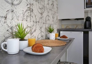 Studio parisien 20m2 en face du musee Grevin - 2P