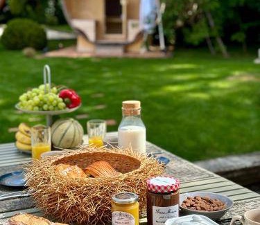 Giverny Bed & Breakfast | 100 m² Bed and breakfast ∙ 3 bedrooms ∙ 6 guests