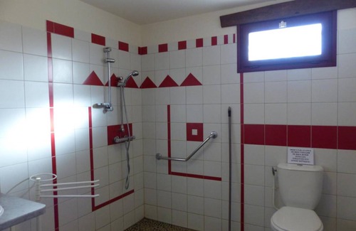 Dompierre-sur-Besbre Cottage | 100 m² Cabin ∙ 3 bedrooms ∙ 6 guests