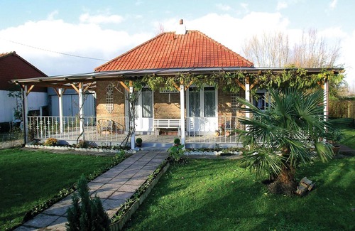 Houlle House | 100 m² House ∙ 2 bedrooms ∙ 4 guests