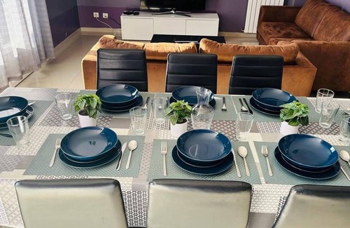 Villepinte House | 100 m² House ∙ 2 bedrooms ∙ 8 guests