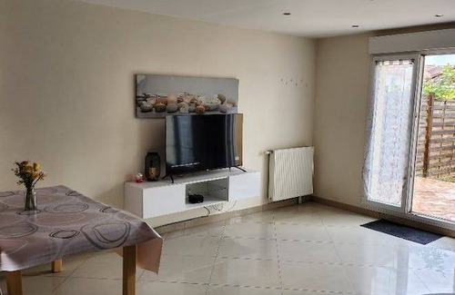 Sarcelles Resort | 100 m² Private room ∙ 1 bedroom ∙ 3 guests