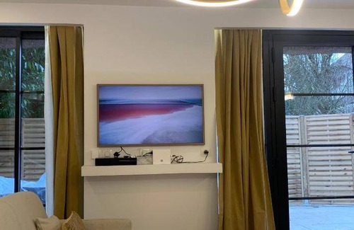 Coupvray Apartment | 108 m² Apartment ∙ 3 bedrooms ∙ 14 guests