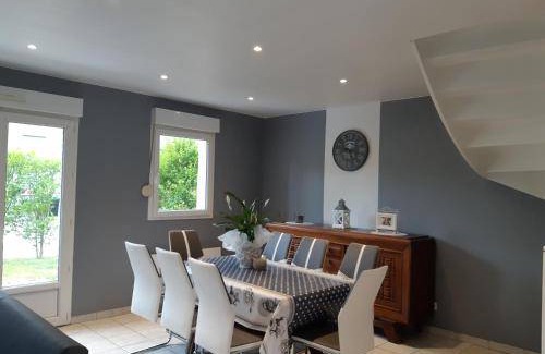 La Riviere-Saint-Sauveur House | 110 m² House ∙ 3 bedrooms ∙ 6 guests