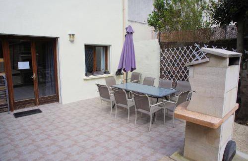 Plateau - Mont-Valerien House | 110 m² House ∙ 4 bedrooms ∙ 10 guests